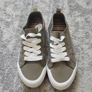 Women's sneakers